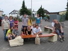 Das fertige Krokodil lädt jetzt alle zum Verweilen ein.